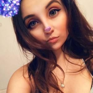 Meet your Posher, Lorraine